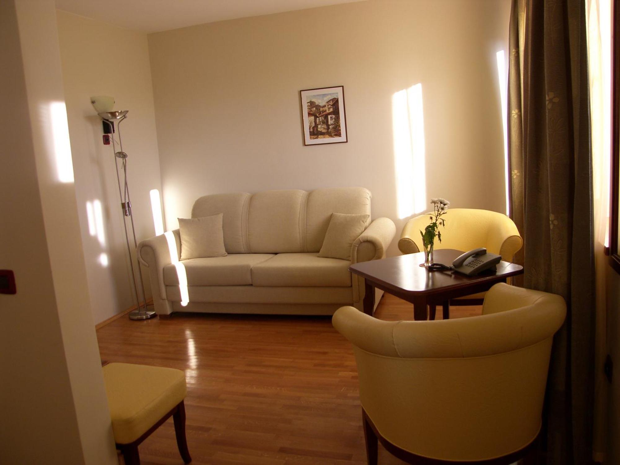 Meridian Hotel Bolyarski Veliko Tarnovo Ngoại thất bức ảnh
