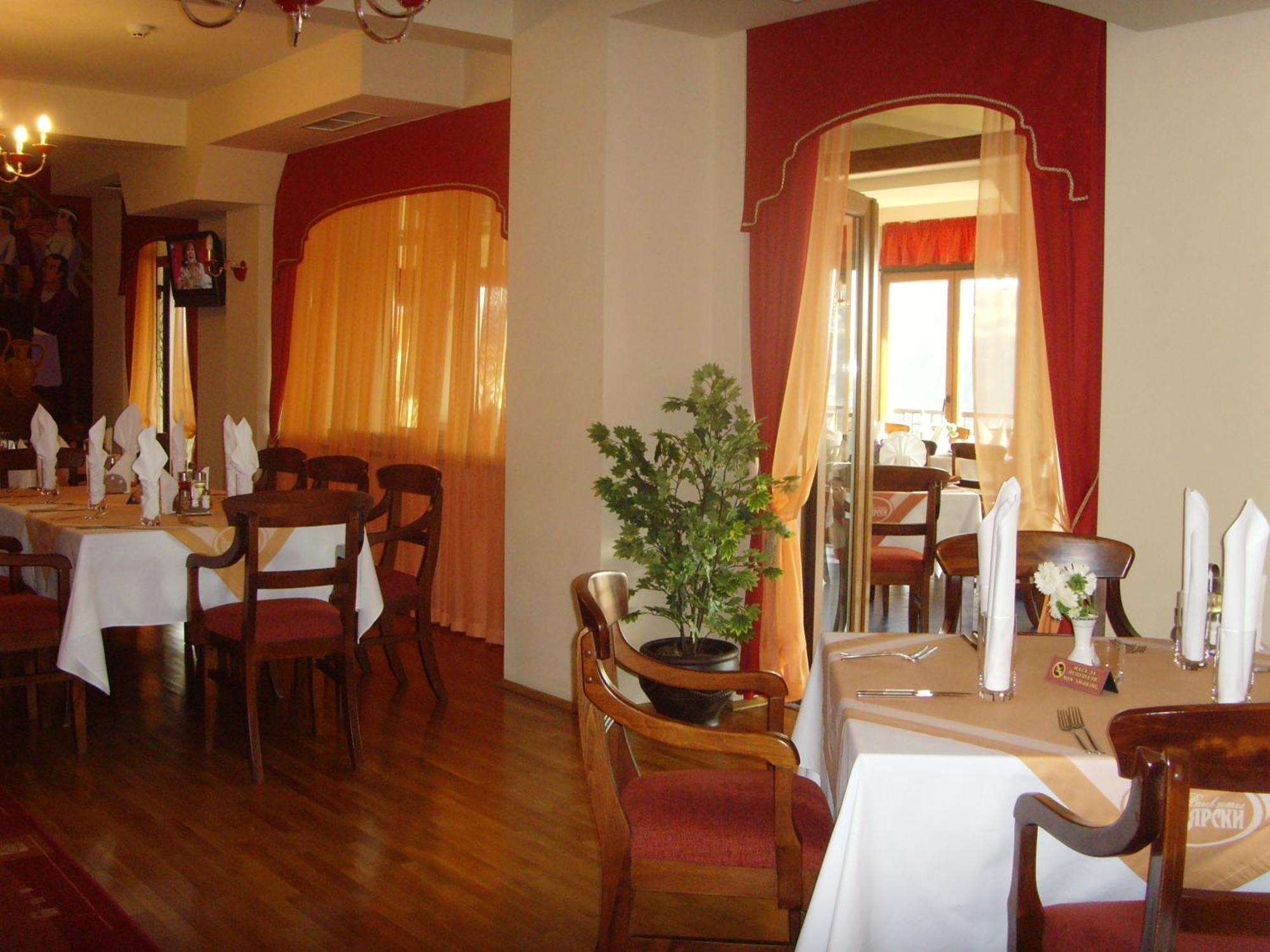 Meridian Hotel Bolyarski Veliko Tarnovo Ngoại thất bức ảnh