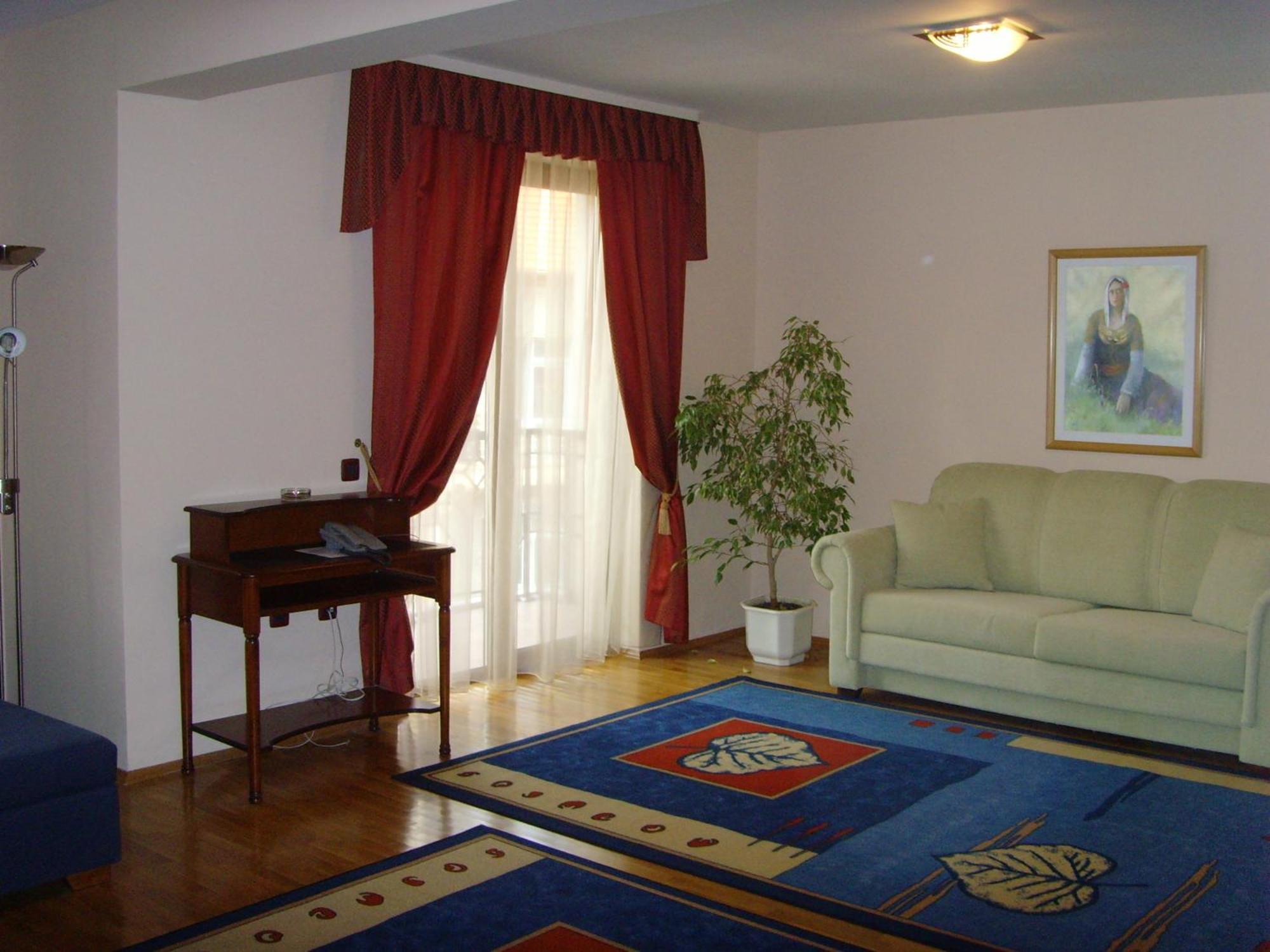 Meridian Hotel Bolyarski Veliko Tarnovo Ngoại thất bức ảnh