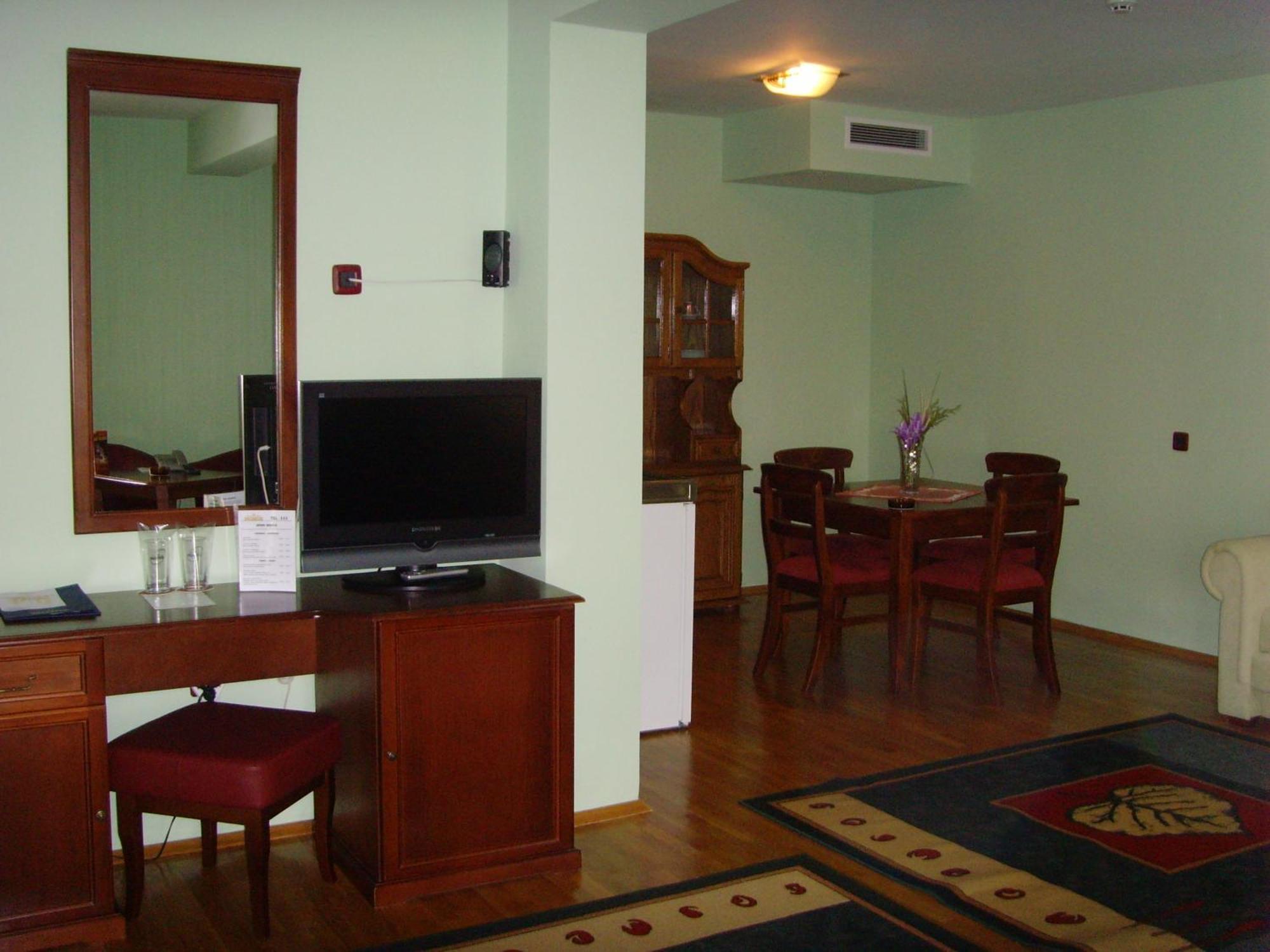 Meridian Hotel Bolyarski Veliko Tarnovo Ngoại thất bức ảnh