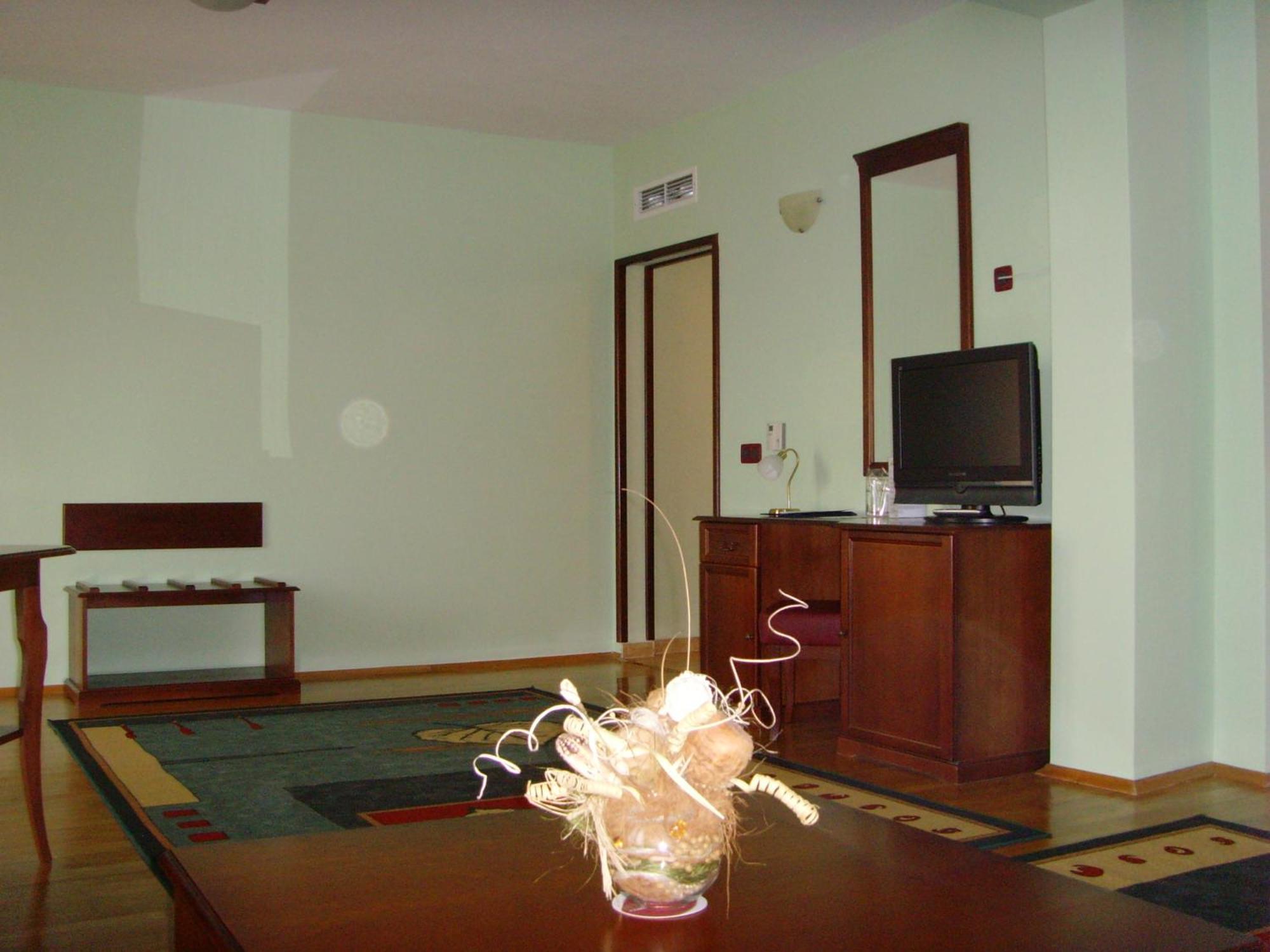 Meridian Hotel Bolyarski Veliko Tarnovo Ngoại thất bức ảnh