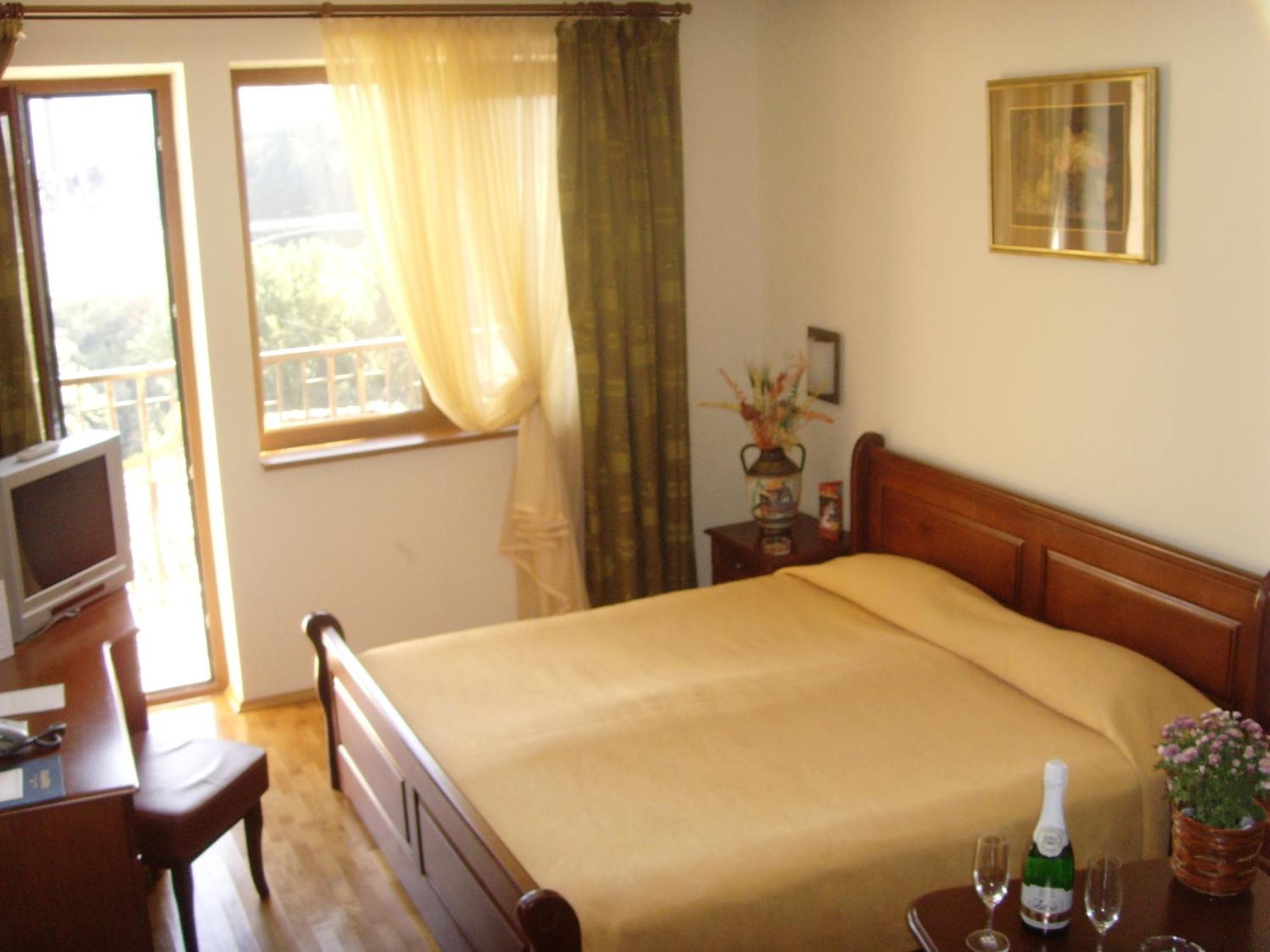 Meridian Hotel Bolyarski Veliko Tarnovo Ngoại thất bức ảnh